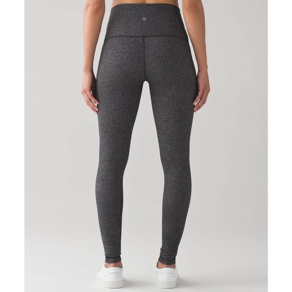 lululemon athletica Pants - Lululemon | Wunder Under High Rise Herringbone Black Grey Chevron Leggings 6